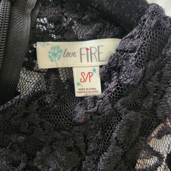 Black and nude lace dress - Picture 4 of 6